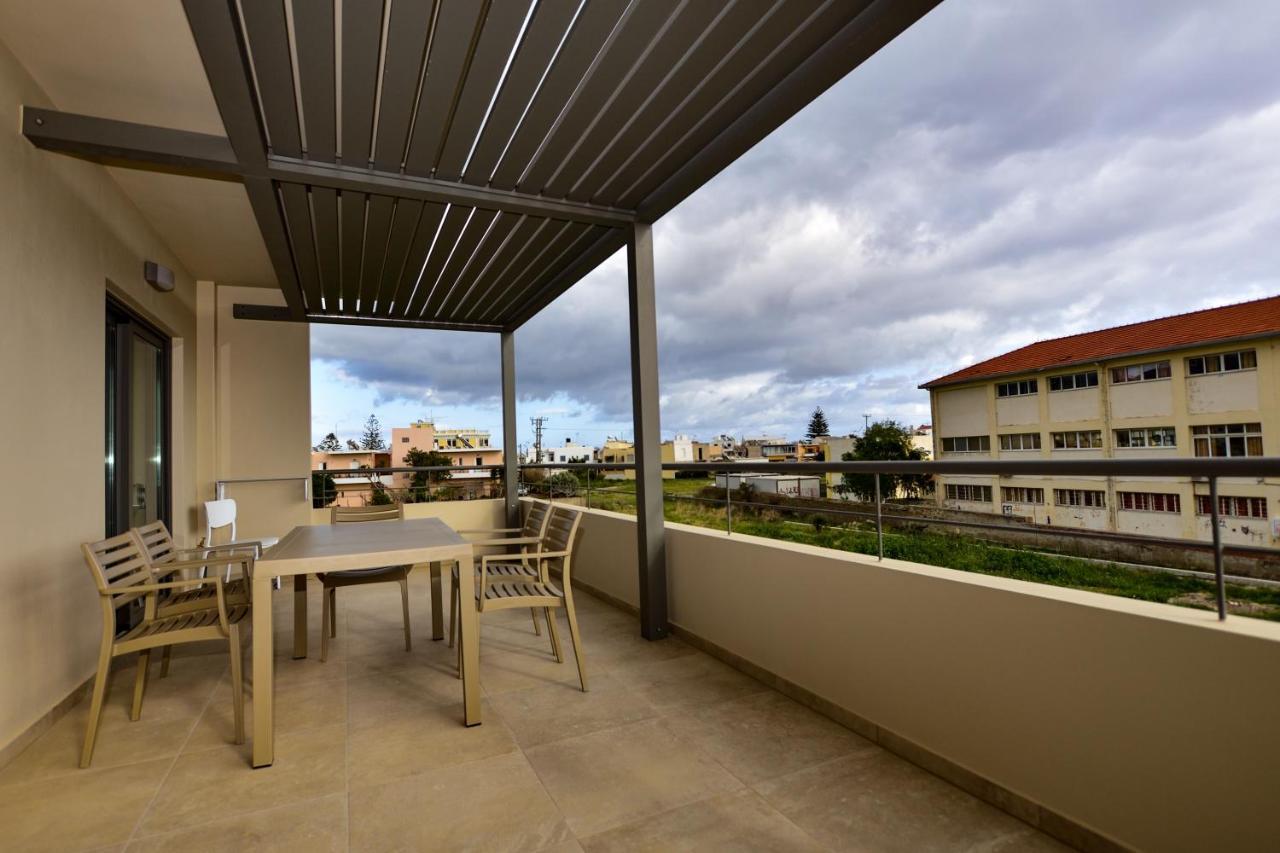 Rosemary Apartments Palaiochora Esterno foto